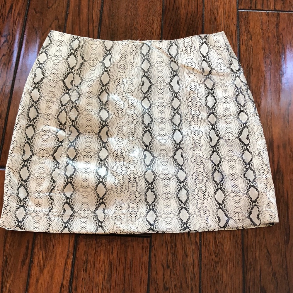 Snake skin pattern skirt